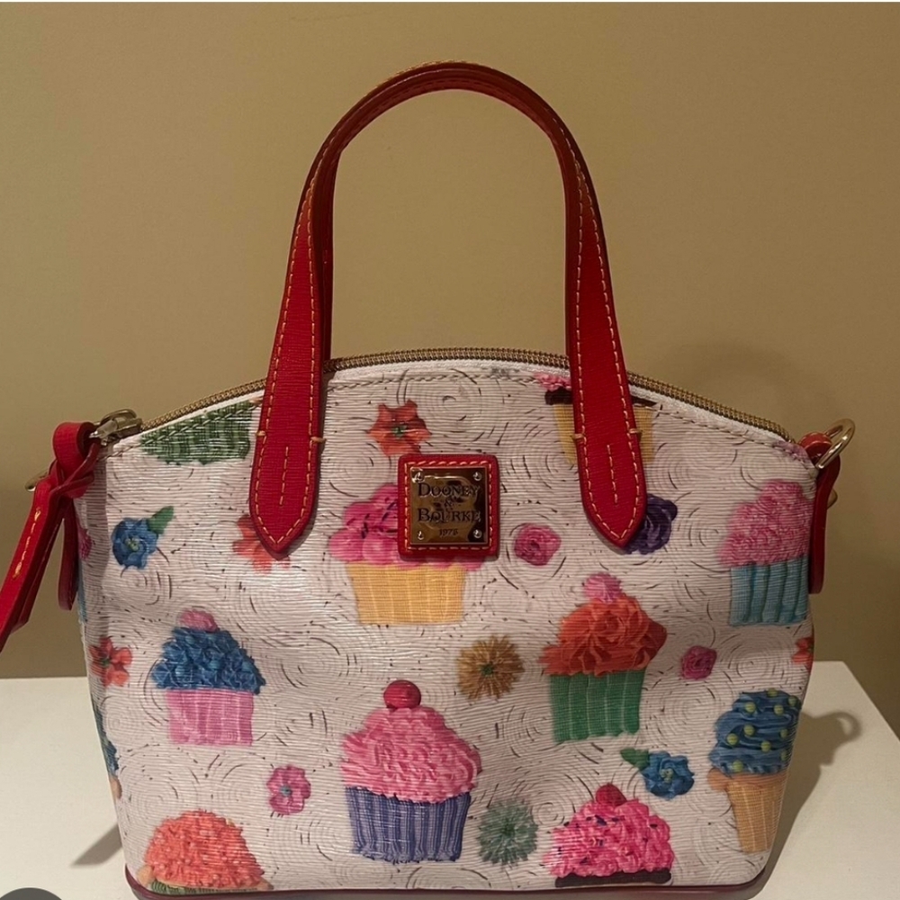Dooney cupcake edition